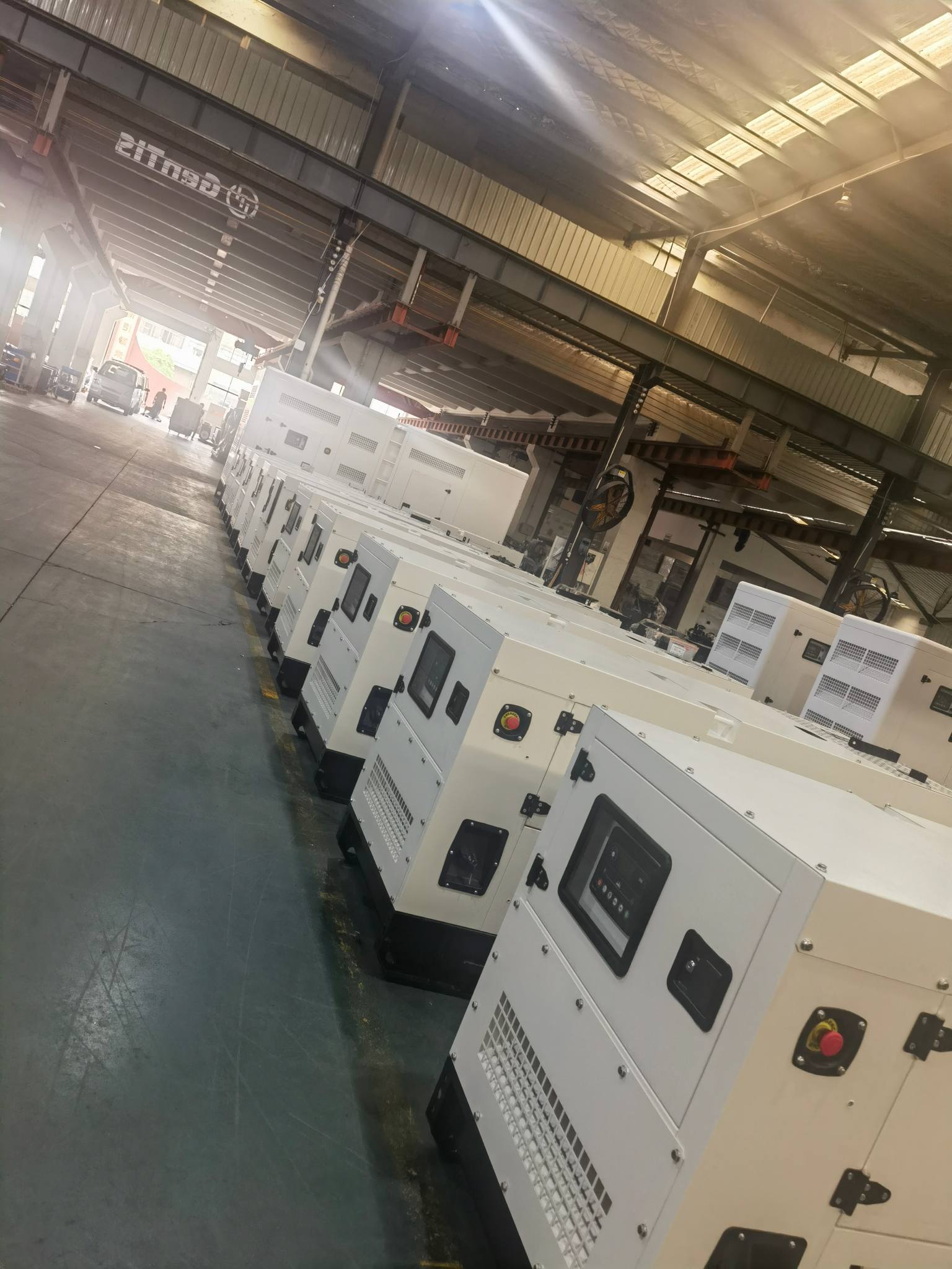 Selecting a Generator Supplier When Comparing Diesel and Gas Power Options