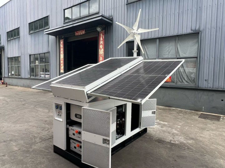 Mobile Lighting Towers For Open Events And Emergency Response Contexts